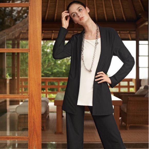 Eileen Fisher Stretch Crepe Black Shawl 